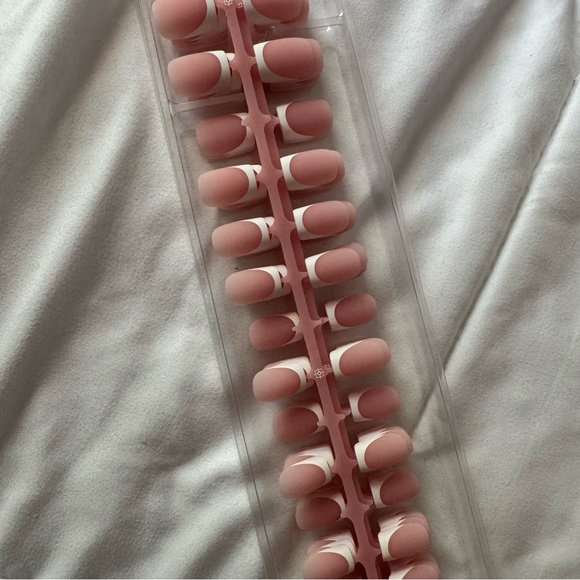 BTArtBox Nails X-Coat Tips Pink French Manicure Short Square - Picture 4 of 9